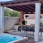 Benic With A Heated Pool Zadar