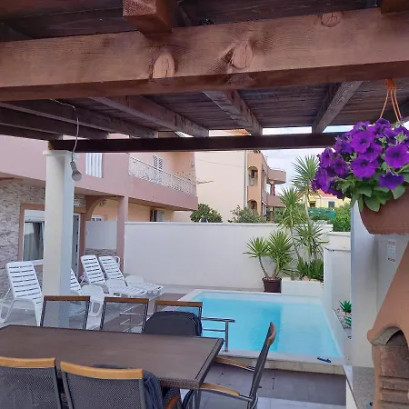 Benic With A Heated Pool * Zara