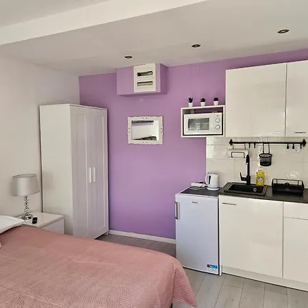 Appartamento Benic With A Heated Pool Zara