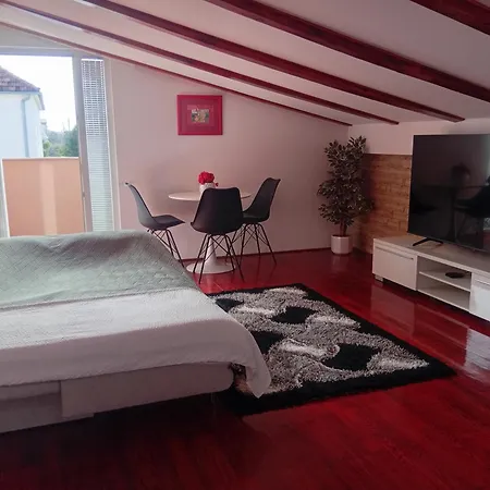 Benic With A Heated Pool