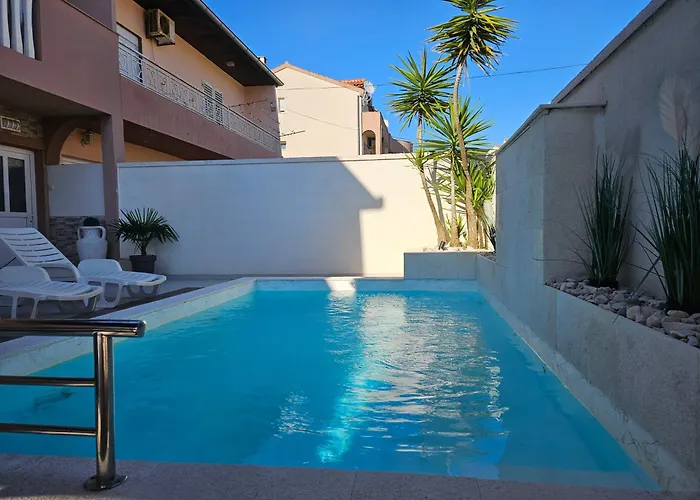 Benic With A Heated Pool *