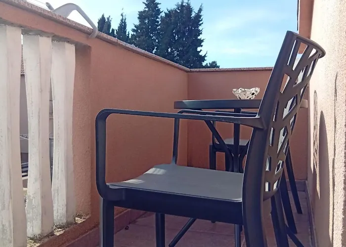 Benic With A Heated Pool Zadar