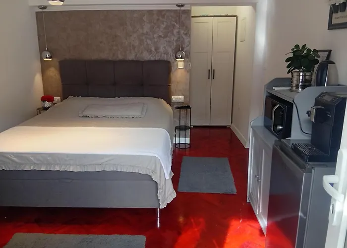 Appartement Benic With A Heated Pool