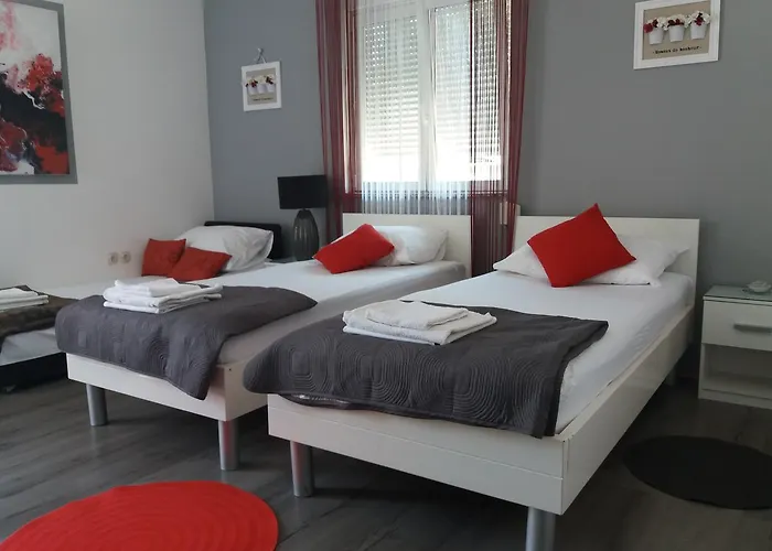 Benic With A Heated Pool * Zadar