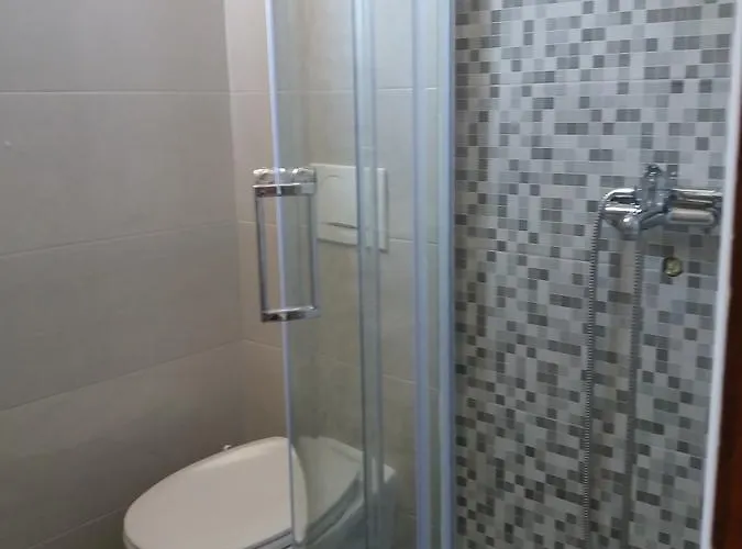 דירה Benic With A Heated Pool