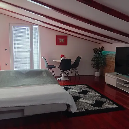 Benic With A Heated Pool