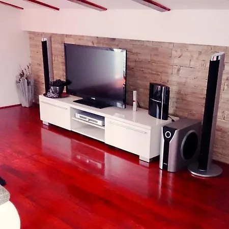 Benic With A Heated Pool 자다르