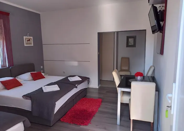 Apartament Benic With A Heated Pool *