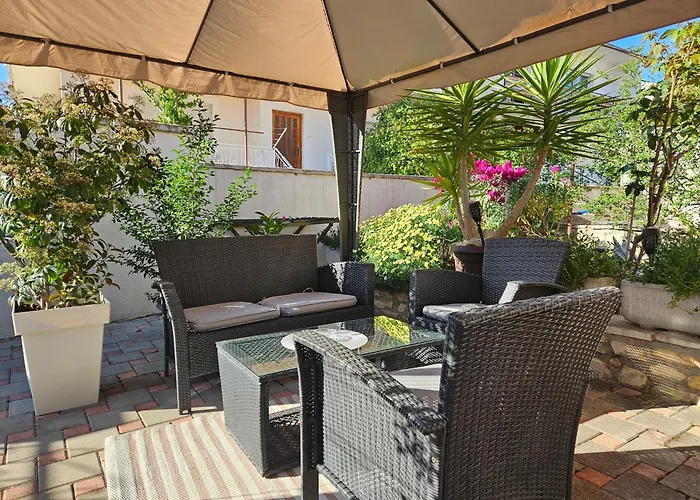 Apartament Benic With A Heated Pool Zadar