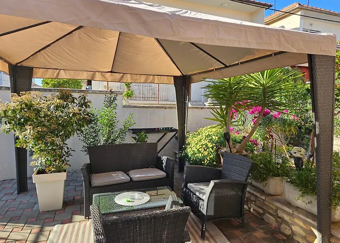 Benic With A Heated Pool Apartament Zadar