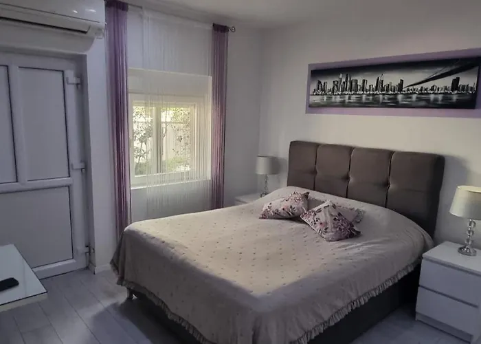 Apartament Benic With A Heated Pool *