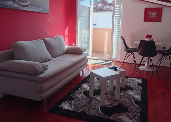 Benic With A Heated Pool