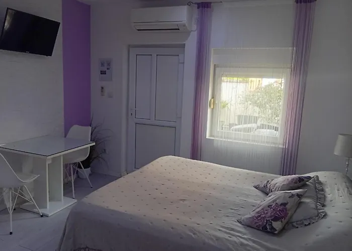 Apartament Benic With A Heated Pool *