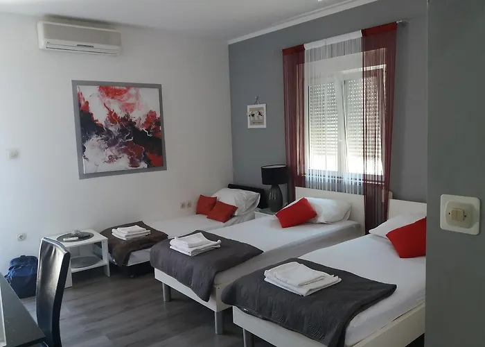 Benic With A Heated Pool * Zadar