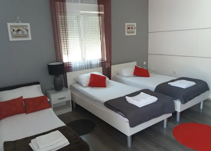 Benic With A Heated Pool Apartament Zadar