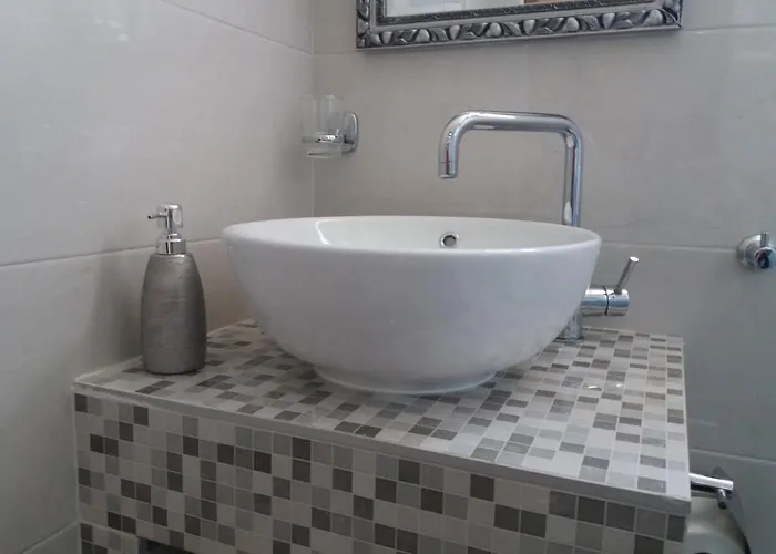 Benic With A Heated Pool