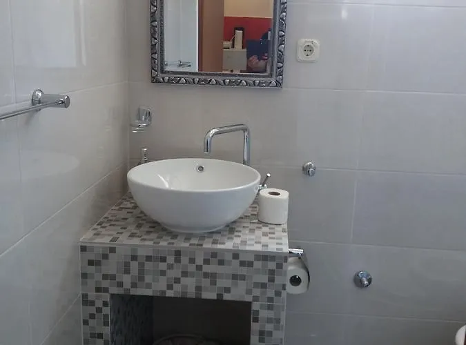 Benic With A Heated Pool