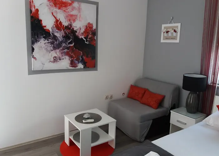 Benic With A Heated Pool * Zadar